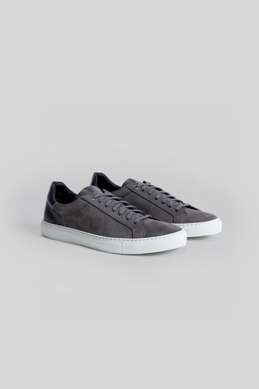Robert Barakett Huberto Suede Sneaker in Grey