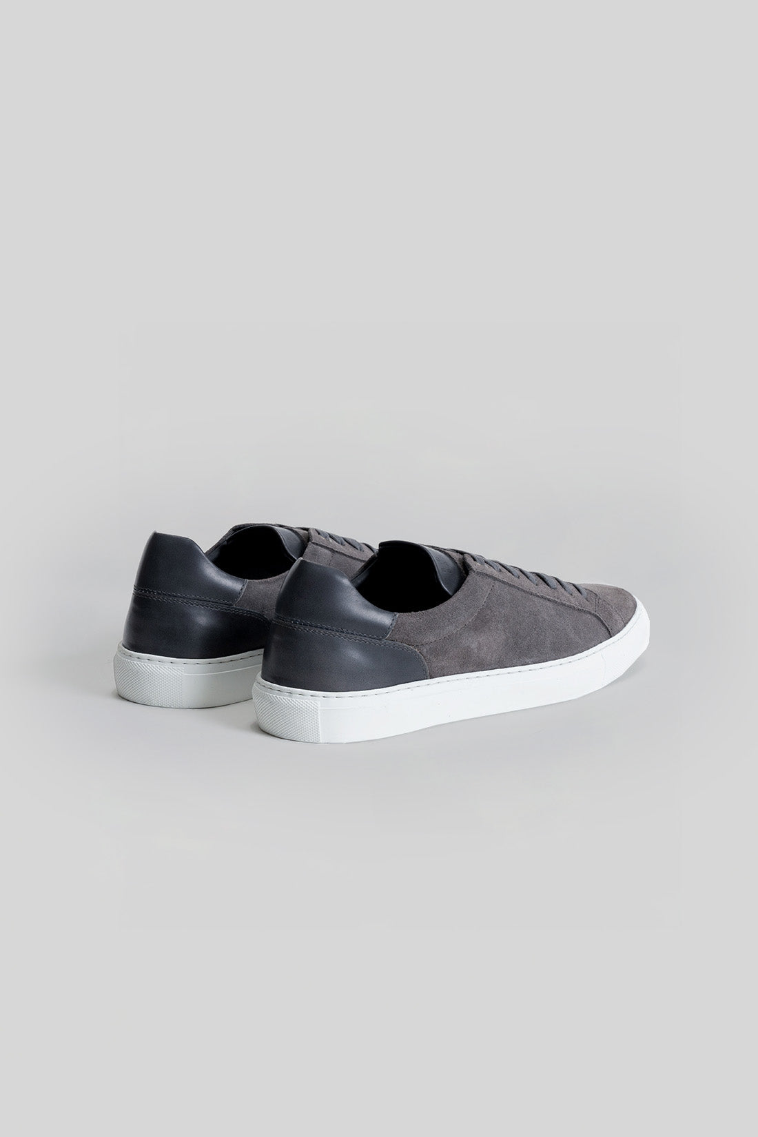 Robert Barakett Huberto Suede Sneaker in Grey