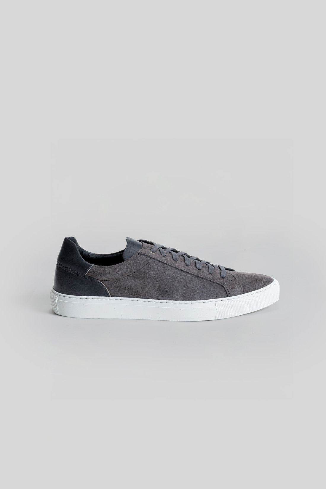 Robert Barakett Huberto Suede Sneaker in Grey